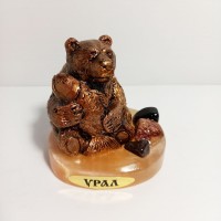 Уральские сувениры из камня "Медведь с рыбой" - Сувенирная продукция