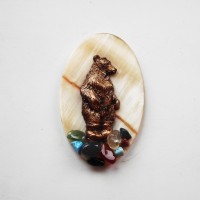 Сувениры из камня "Мишка в коньках" - Сувенирная продукция