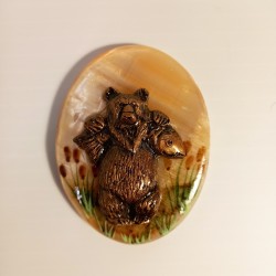 Сувениры из камня "Медведь с рыбой" - Сувенирная продукция