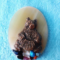 Сувениры из камня "Медведь с гармошкой" - Сувенирная продукция
